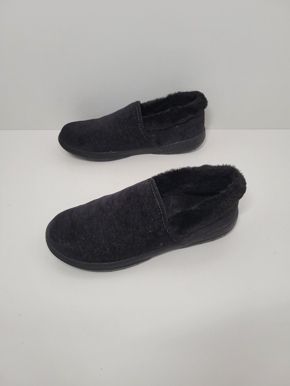 Vionic Clare Black Faux Fur Lined Slip On House Shoe Slippers Women Size 8 - Picture 3 of 6